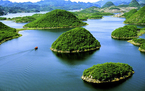 人與自然生命共同體，河湖生態保護與水污染防護